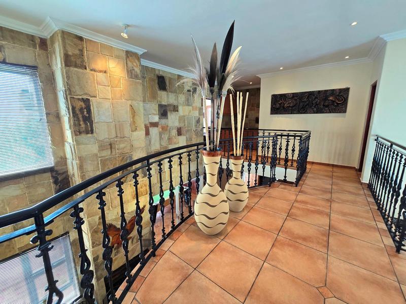5 Bedroom Property for Sale in Golden Mile Western Cape